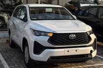 Ra mắt Toyota Innova Cross 2.0G bản cắt trang bị, giá 730 triệu tại Việt Nam