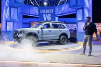 Ra mắt Ford Everest Tremor 2026 động cơ xăng V6 phiên bản mạnh mẽ nhất
