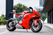 Siêu môtô Ducati Panigale V4 mới về Việt Nam, giá từ 989 triệu đồng