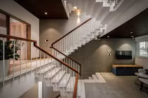 Nhà phố với mặt tiền chuyển động như dòng nước chảy