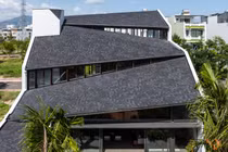 Ngôi nhà như chiếc lều lớn giữa phố biển Nha Trang