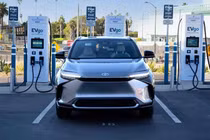 Toyota Hybrid chuyển sang pin lithium-ion, giảm chi phí và tăng hiệu suất