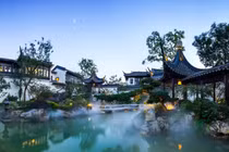 Cận cảnh biệt phủ hơn 4.000 tỷ như bước ra từ cổ tích