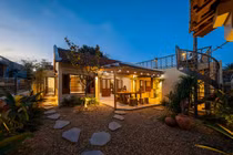 Biến ngôi cũ kỹ thành homestay đẹp ngỡ ngàng 