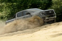Ford Ranger 2026 ra mắt bản đặc biệt Wolftrak, khai tử máy dầu Bi-Turbo