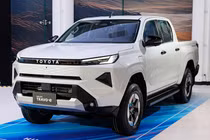 Xe bán tải Toyota Hilux BEV chạy điện sẽ có mức giá “dễ tiếp cận” hơn