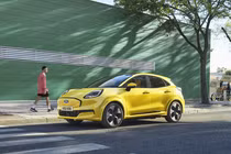 Ford Puma Gen-E 2026 ra mắt - SUV điện cỡ nhỏ sạc đầy chạy 550 km