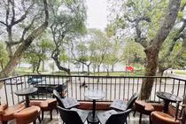 Bên trong căn nhà trên phố Hàng Khay của Tuấn Hưng