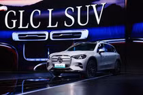 Mercedes-Benz GLC L EV 2026 ra mắt, lăn bánh tới hơn 700km/sạc