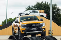 Ford Ranger vượt Toyota Hilux tháng 3/2026 là "vua bán tải" tại Việt Nam