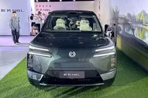 BYD mở bán Denza N8L sạc siêu nhanh, chạy 430km không "uống" 1 giọt xăng