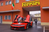 "Soi"siêu phầm Ferrari F80 từ gần 4 triệu USD của Lâm Chí Dĩnh