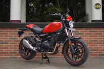 Royal Enfield ra mắt Guerrilla 450 2026, giá bán chỉ từ 69,2 triệu đồng