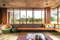 Tò mò ngôi nhà "càng ở lâu, càng đẹp hơn"