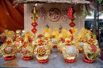 Dừa dát vàng 24K độc đáo thu hút khách dịp Tết Nguyên đán