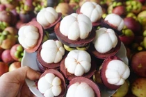 Măng cụt Lái Thiêu hút khách, giá cao gấp rưỡi hàng Thái