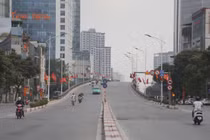 Hà Nội tĩnh lặng, bình yên sáng mùng 1 Tết Bính Ngọ