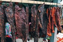 Mẹo mua thịt trâu gác bếp Tây Bắc chuẩn, tránh hàng giả