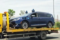 Minivan Chrysler Pacifica xuất hiện bí ẩn trên phố Việt Nam