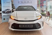 Toyota Camry tại Việt nam giảm giá bán tới 100 triệu đồng