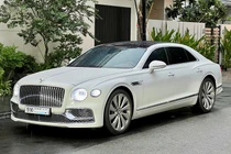 Bentley Flying Spur V8 4 năm tuổi, chỉ mới chạy 3.000 km 