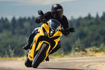 Suzuki GSX-8R 2025 - sport-touring lý tưởng giá cực mềm