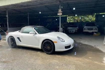 Porsche Boxster 987 "cực hiếm" sử dụng hộp số sàn tái xuất