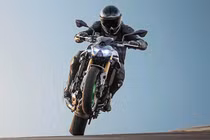 Ra mắt Kawasaki Z900 2025, giá từ 289,5 triệu đồng