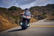 Honda Gold Wing 2025 chốt giá từ 1,231 tỷ đồng tại Việt Nam