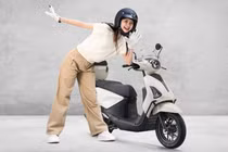 Cận cảnh xe ga Honda NWM125 nhỏ xinh giá 32,5 triệu đồng