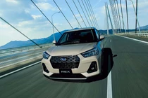 Subaru Rex Hybrid - "ăn xăng" 3,6L/100km từ 398 triệu đồng