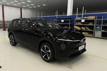 Xe MPV điện 7 chỗ VinFast Limo Green lộ diện ngoài đời thực