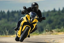 Suzuki GSX-8R 2025 - sport-touring lý tưởng giá cực mềm