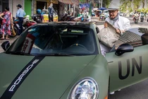 Xem chi tiết Porsche 911 Turbo S của ông Đặng Lê Nguyên Vũ