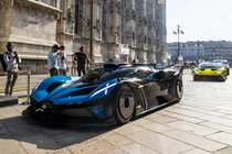 Bugatti Bolide triệu đô sắp được chạy trên phố như McLaren P1 GTR