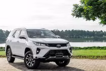 Toyota Việt Nam bất ngờ tăng giá bán loạt ôtô nhập khẩu