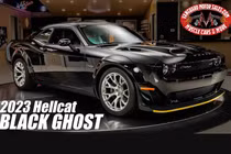 Dodge Challenger Black Ghost hàng hiếm sản xuất 2023 chưa lăn bánh

