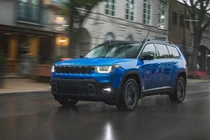 Jeep Cherokee 2026 thêm bản hybrid, có gì "đấu" Hyundai SantaFe?