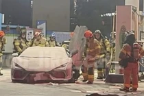 Lamborghini Revuelto giá 700.000 USD bất ngờ "phát hoả" tại trạm xăng