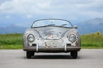 Porsche 356 Speedster "bỏ xó" hơn 60 năm rao bán 14 tỷ đồng
