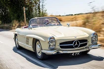 Mercedes-Benz 300 SL Roadster hơn 62 năm tuổi có giá hơn 200 tỷ đồng