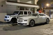 Rolls-Royce Spectre và Mercedes-AMG G63 bạc tỷ của bố con Minh Nhựa