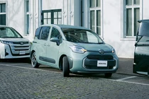 Toyota Juno chỉ 24.800 USD - minivan đủ cả phòng khách, phòng ngủ