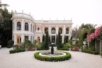 Cặn cảnh biệt thự triệu đô của NTK Thái Công tại TP HCM