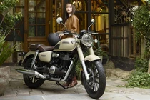 Cận cảnh Honda GB350C 2026 giá bán 129,5 triệu đồng