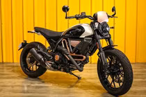 Chi tiết Ducati Scrambler 10° Anniversario Rizoma Edition độc nhất Việt Nam