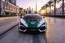 Ngắm siêu xe Lamborghini Revuelto độ Mansory của cảnh sát Dubai 