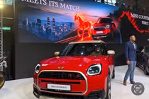 Kỷ niệm năm Bính Ngọ 2026 "Ngựa Lửa", MINI đã giới thiệu chiếc SUV phiên bản giới hạn Countryman S Fiery Stallion Edition tại thị trường Malaysia.