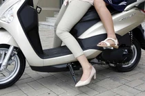 Quên gạt chân chống xe máy, bị phạt cao nhất tới 14 triệu đồng