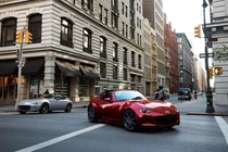 Roadster biểu tượng Mazda MX-5 Miata 2026 từ 790 triệu đồng tại Mỹ